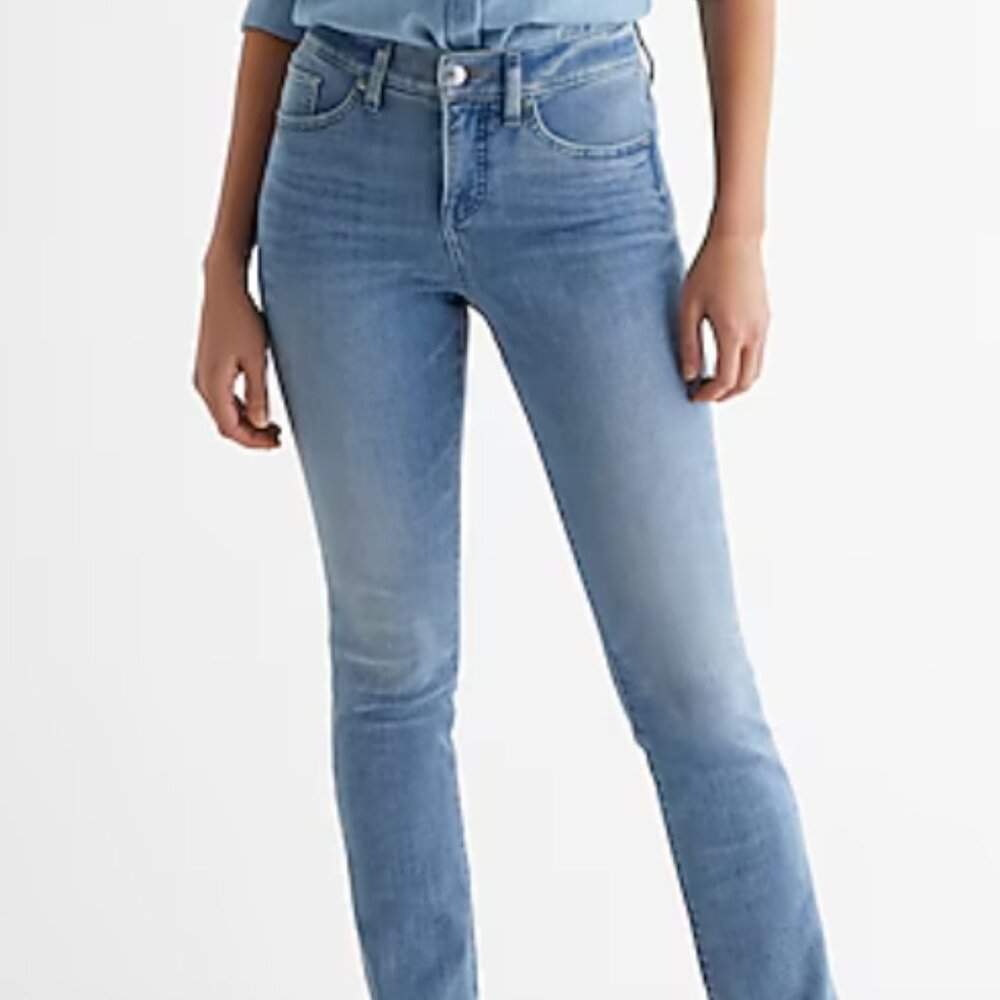 Express Mid Rise Light Wash Skyscaper Jeans